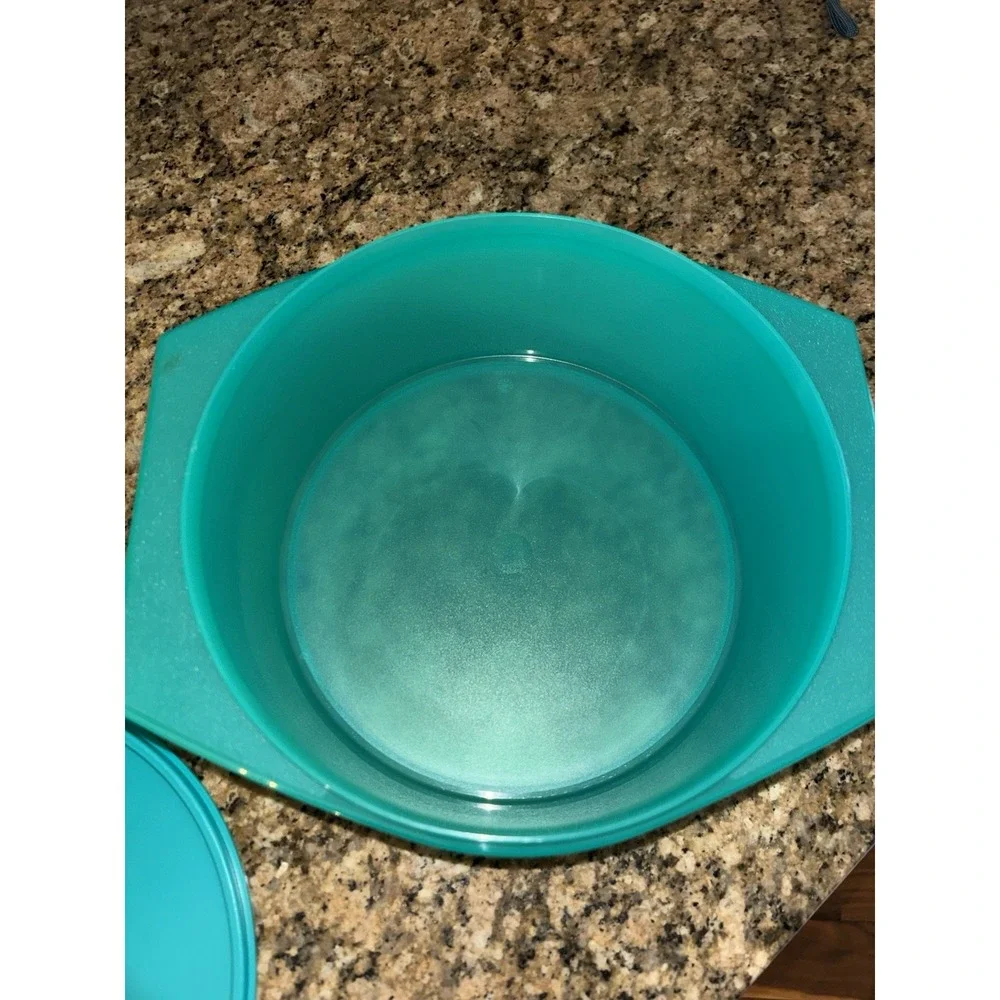 Tupperware Tortilla Keeper #1283 Teal with Lid